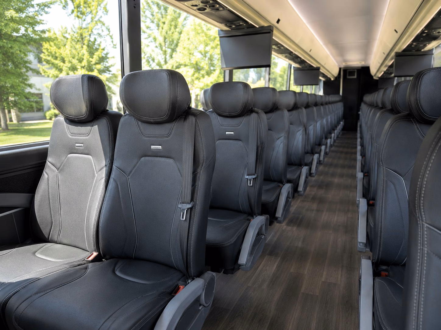 airport transfers and long distance guest shuttles for kansas city weddings