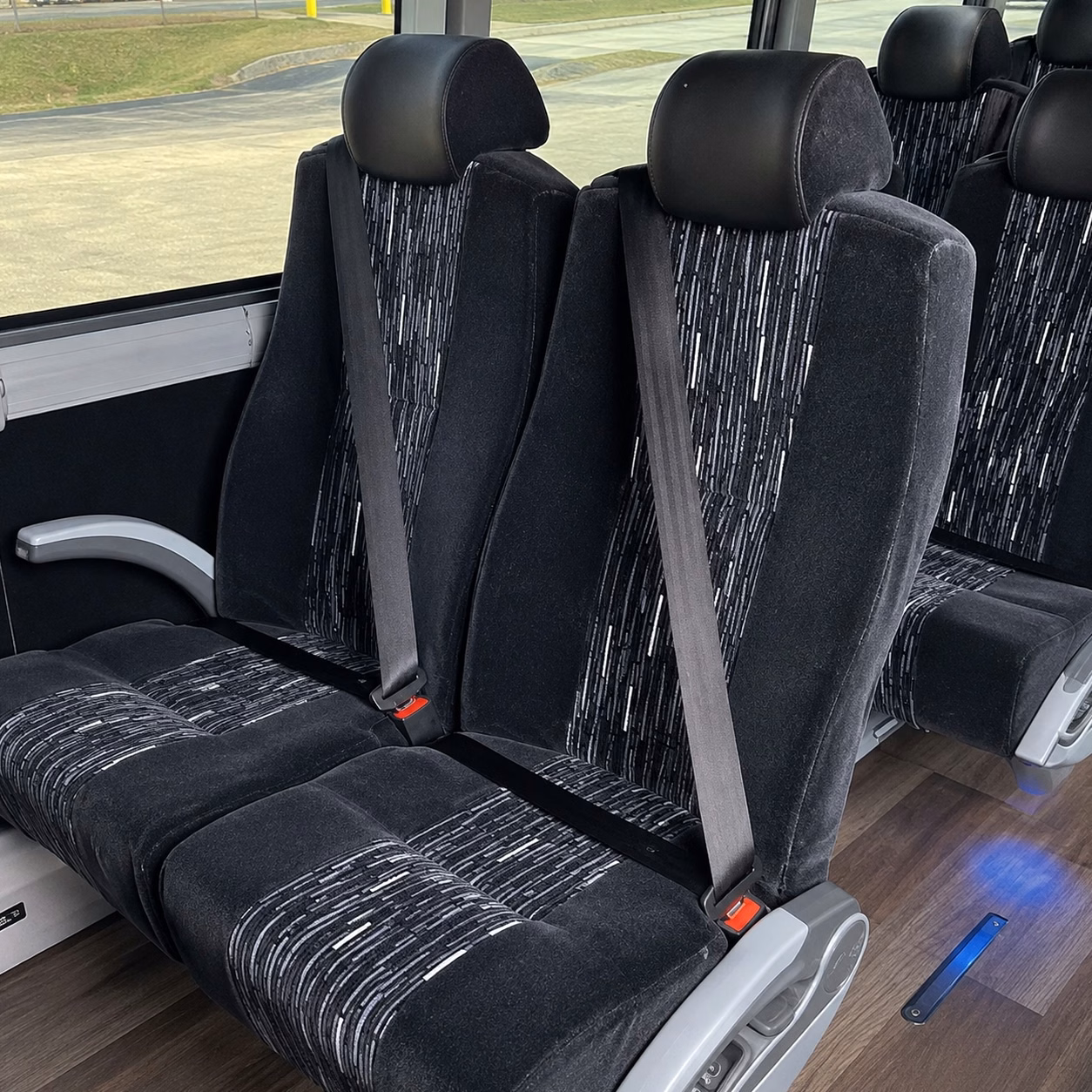 charter buses for kansas city zoo aquarium field trips