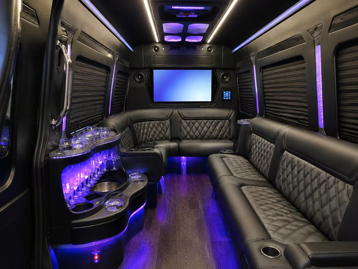 pre prom and post prom transportation throughout kansas city kansas is easy to book